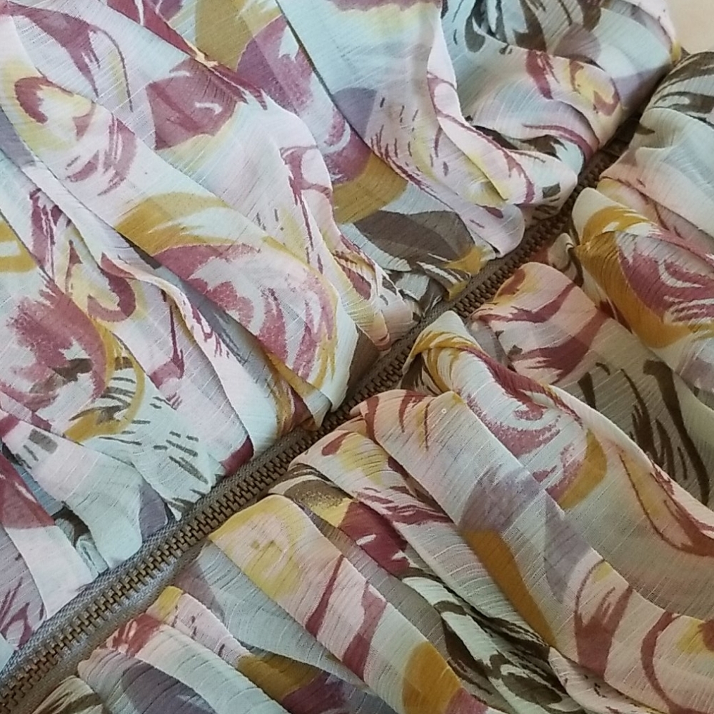 Boston  Proper  floral scrunch dress size 6 - Picture 2 of 5